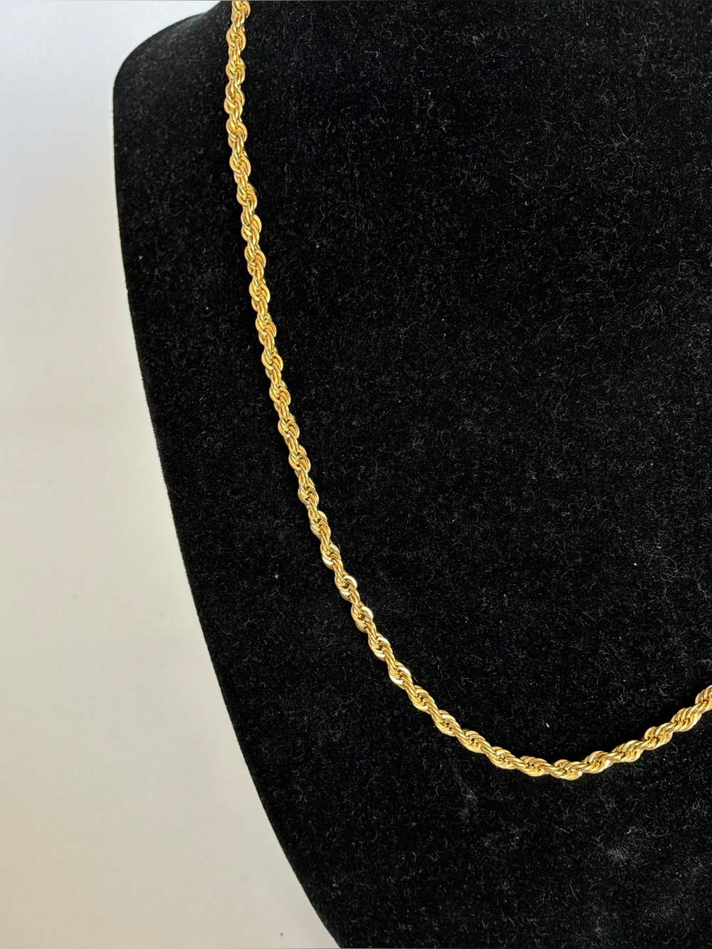 Classic Gold Rope Chain Necklace - Gold - Picture 5 of 7